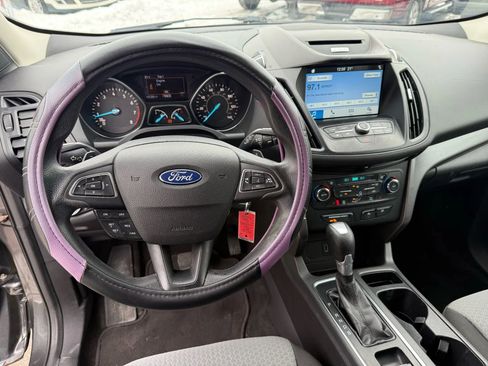 Used 2017 Ford Escape SE w/ Equipment Group 201A image 18