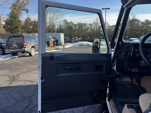 Used 1995 Land Rover Defender 90 image 34