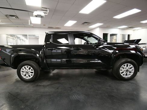 Used 2024 Toyota Tacoma SR5 image 8
