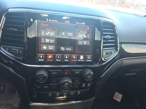 Used 2021 Jeep Grand Cherokee Trailhawk w/ Premium Lighting Group image 10