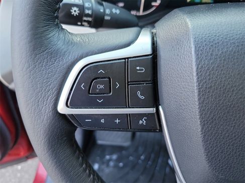 Used 2022 Toyota Sienna XLE image 27