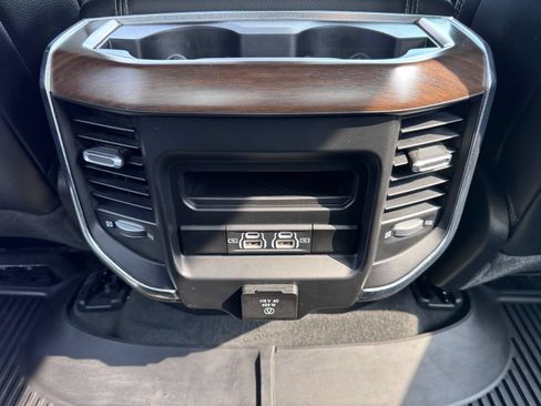 Used 2022 RAM 1500 Laramie AWD/4WD image 26