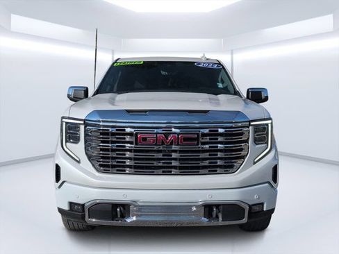 Used 2024 GMC Sierra 1500 Denali w/ Denali Reserve Package AWD/4WD image 8
