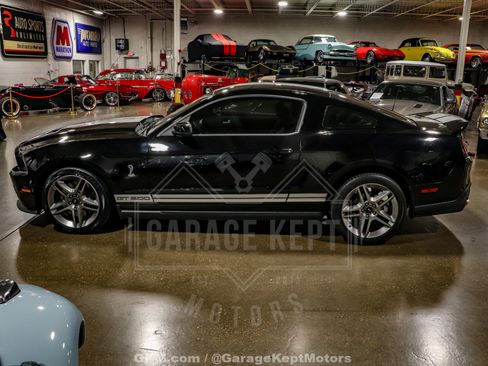 Used 2010 Ford Mustang Shelby GT500 image 17