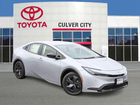 New 2026 Toyota Prius LE image 1