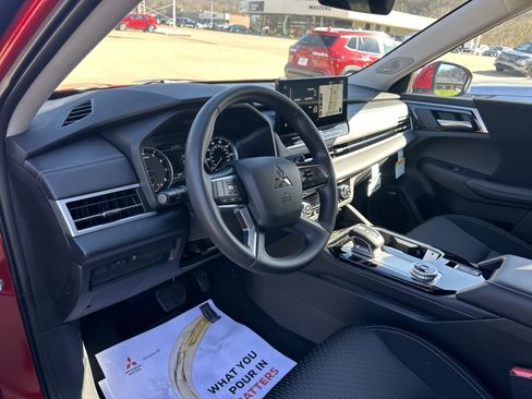 New 2026 Mitsubishi Outlander ES AWD/4WD image 18
