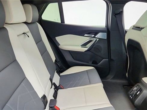 Used 2025 BMW X2 xDrive28i w/ Premium Package image 25