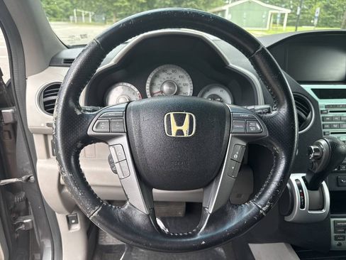 Used 2010 Honda Pilot Touring image 23