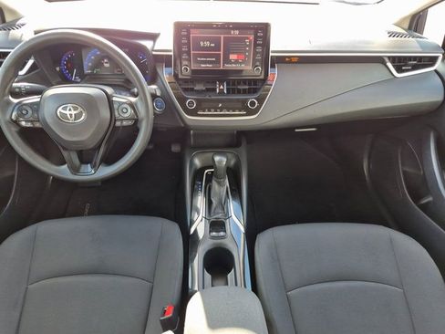 Used 2020 Toyota Corolla LE image 16