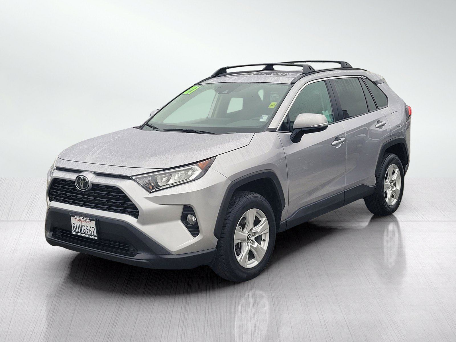 Used 2021 Toyota RAV4 XLE w/ Convenience Package AWD/4WD image 8