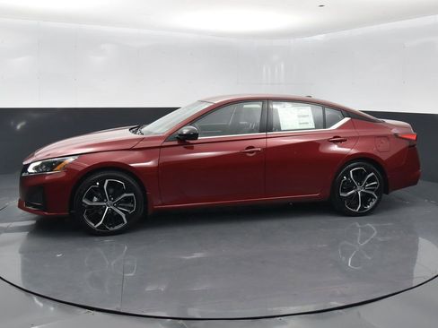 Certified 2025 Nissan Altima 2.5 SR image 21