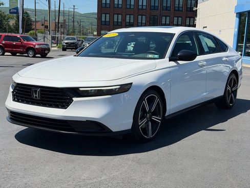 Used 2023 Honda Accord Sport image 1