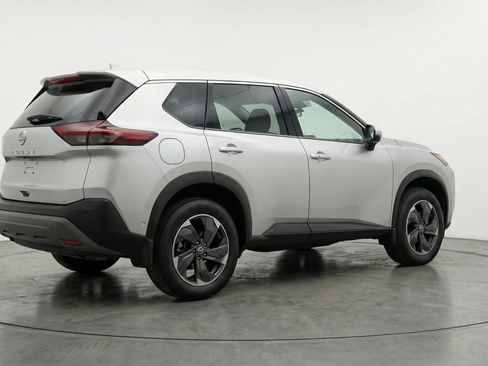 Used 2025 Nissan Rogue SV image 9