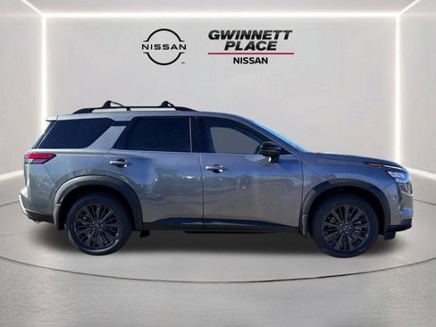 New 2026 Nissan Pathfinder SL image 6