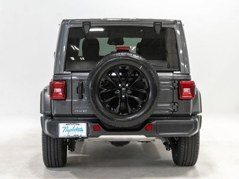 Used 2025 Jeep Wrangler Unlimited Sahara AWD/4WD image 29