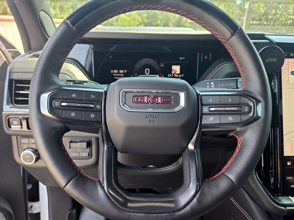 Used 2025 GMC Yukon AT4 Ultimate w/ LPO, AT4 Appearance Package AWD/4WD image 30