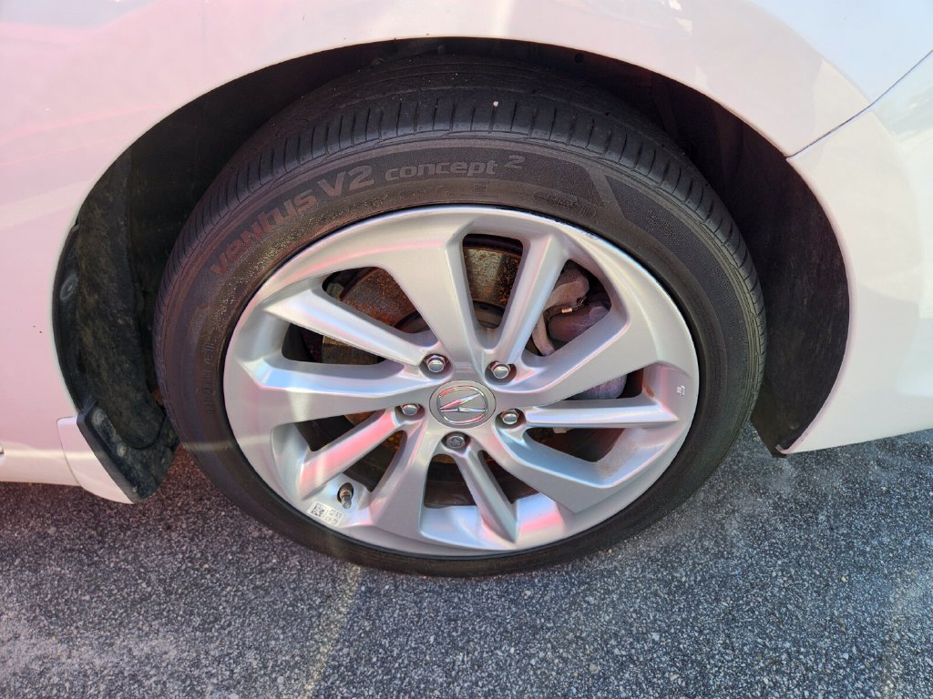Used 2018 Acura ILX w/ Premium Package FWD image 4