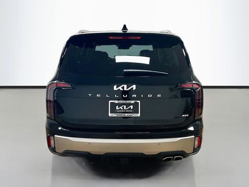 Used 2024 Kia Telluride EX w/ EX Captain's Chair Package image 6