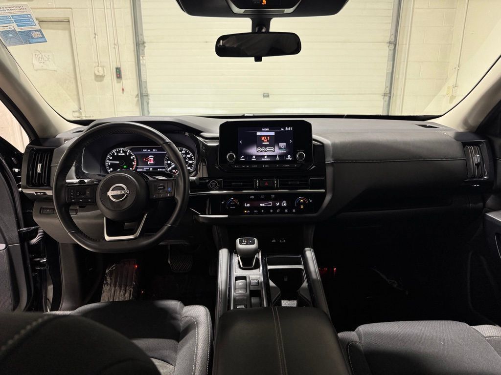 Used 2023 Nissan Pathfinder SV FWD image 22