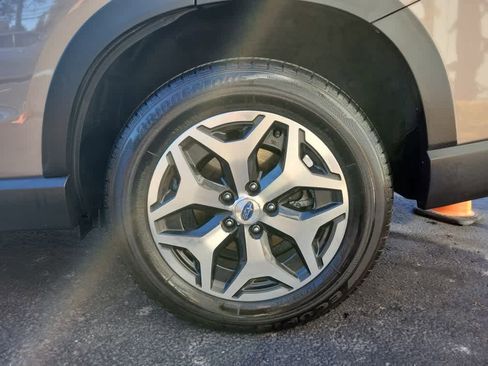 Used 2023 Subaru Forester Premium image 33