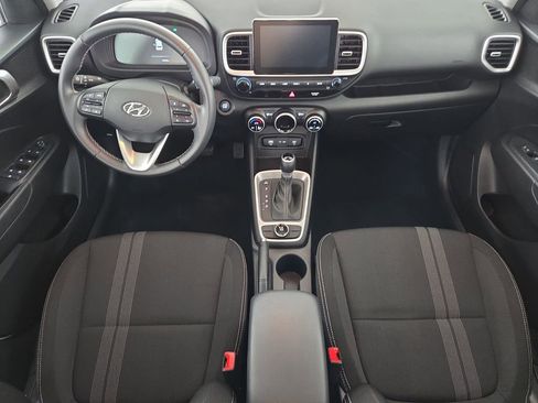 Used 2025 Hyundai Venue SEL image 26