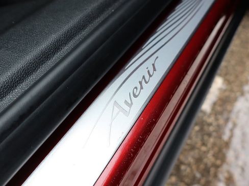 Used 2023 Buick Envision Avenir image 49