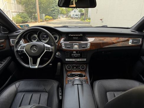 Used 2014 Mercedes-Benz CLS 550 4MATIC image 31