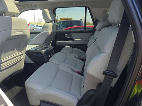 Used 2025 Ford Expedition Platinum w/ Driver's Package AWD/4WD image 12
