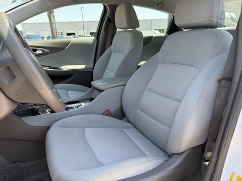 Used 2025 Chevrolet Malibu LT FWD image 24