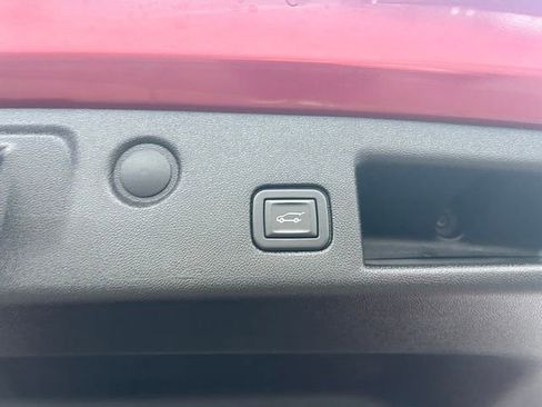 Used 2022 Chevrolet Equinox RS w/ RS Leather Package image 18