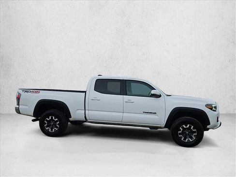 Used 2023 Toyota Tacoma TRD Off-Road w/ Black Out Package (TMS) AWD/4WD image 4