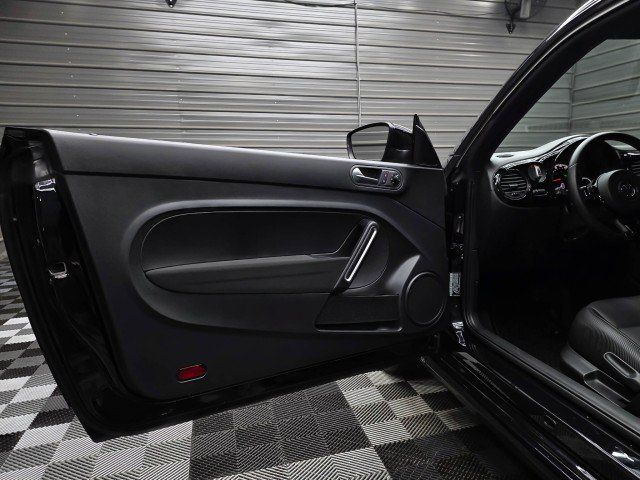 Used 2018 Volkswagen Beetle 2.0T S w/ Style & Comfort Package For S FWD image 29