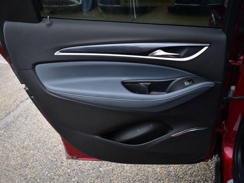 Used 2023 Buick Enclave Premium w/ Experience Buick Package image 19