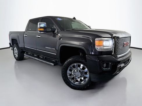 Used 2016 GMC Sierra 2500 Denali w/ Duramax Plus Package AWD/4WD image 3