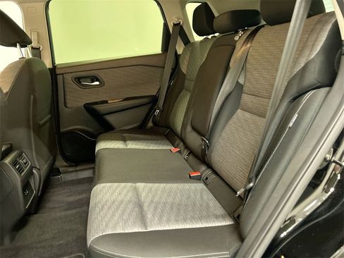 Used 2023 Nissan Rogue SV image 13