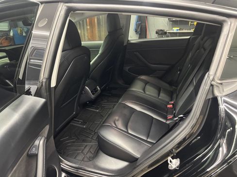 Used 2021 Tesla Model 3 Performance image 13