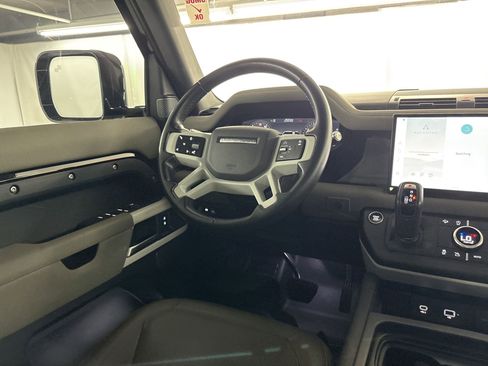 Used 2022 Land Rover Defender 110 S AWD/4WD image 28