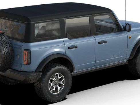 New 2025 Ford Bronco Badlands image 3