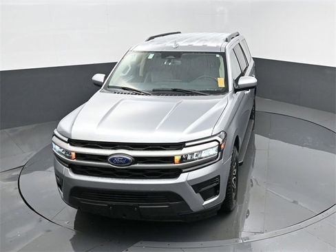Used 2024 Ford Expedition XLT image 24