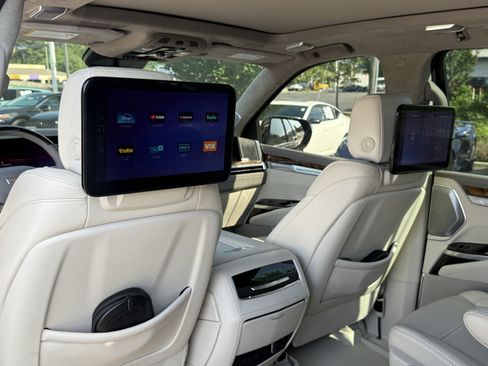 Used 2025 Cadillac Escalade ESV Sport Platinum w/ LPO, ONYX Package AWD/4WD image 61