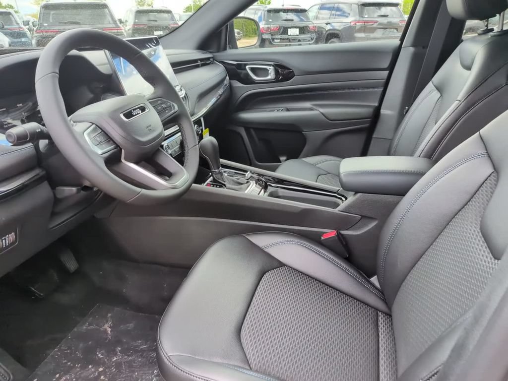 New 2026 Jeep Compass Latitude AWD/4WD image 24