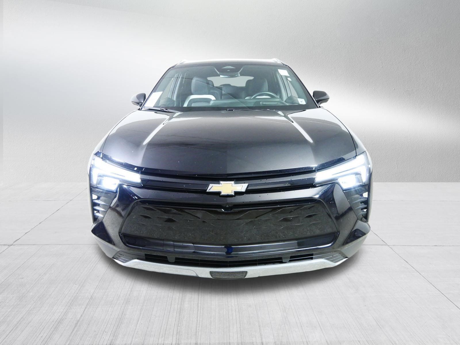 Used 2024 Chevrolet Blazer EV LT AWD/4WD image 2