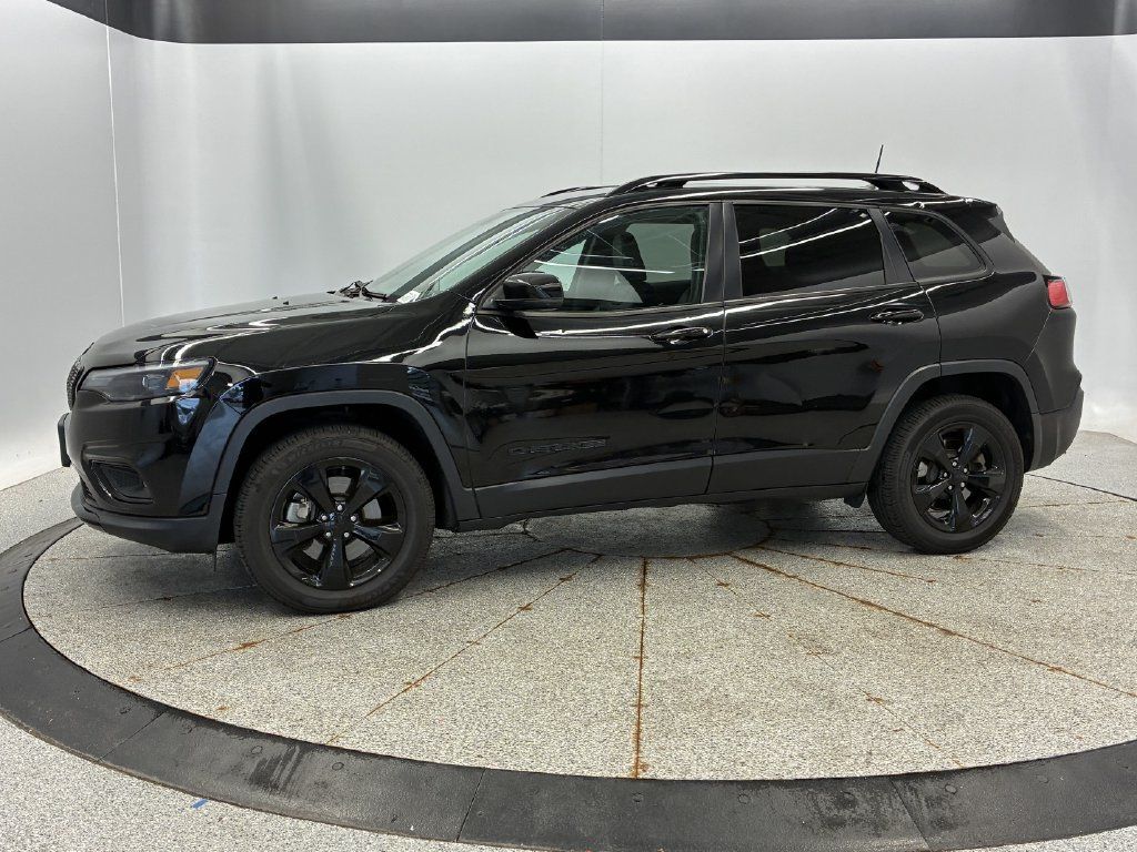 Certified 2019 Jeep Cherokee Latitude Plus AWD/4WD image 2