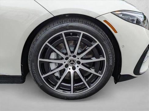 Certified 2022 Mercedes-Benz EQS 580 4MATIC Sedan image 23