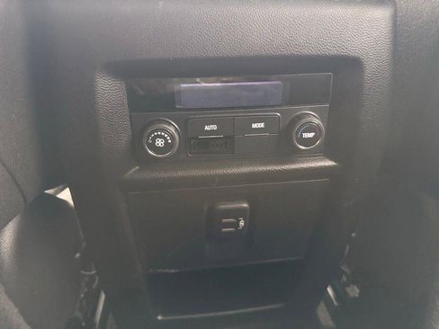 Certified 2019 Chevrolet Traverse LT image 16