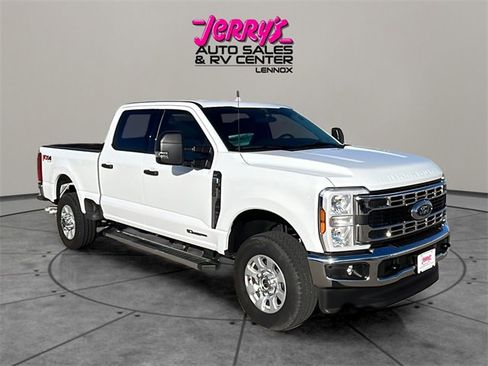 Used 2024 Ford F350 XLT w/ FX4 Off-Road Package image 19