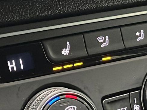 Used 2021 Volkswagen Atlas SE w/ Towing Package image 11