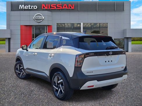 Certified 2025 Nissan Kicks SV image 4