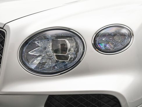 New 2025 Bentley Bentayga image 29