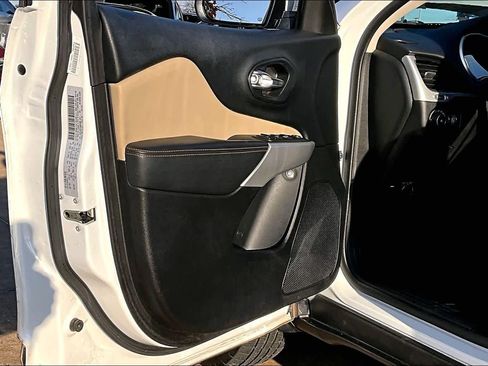 Used 2017 Jeep Cherokee Limited w/ Trailer Tow Group image 21